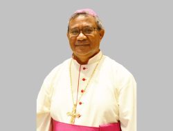 Uskup Maumere Tiadakan Perayaan Misa