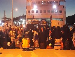 Tim Gabungan Periksa Penumpang Feri Sape-Labuan Bajo
