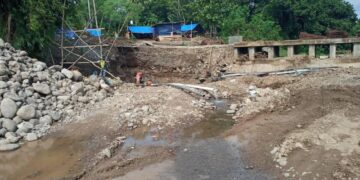 PT. UTAMA KARYA TIMOR BANGUN JEMBATAN WAEMA-LEMBATA