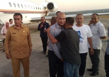 Viktor Laiskodat Klaim NTT Sudah Temukan Obat Tradisional Sembuhkan Corona