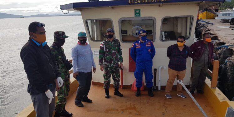 KAPAL BANAWA 109, JEMPUT 20 WARGA LEMBATA DI FLOTIM