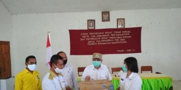 Markus Mekeng Bantu APD Untuk Lembata