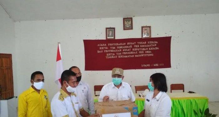 Markus Mekeng Bantu APD Untuk Lembata