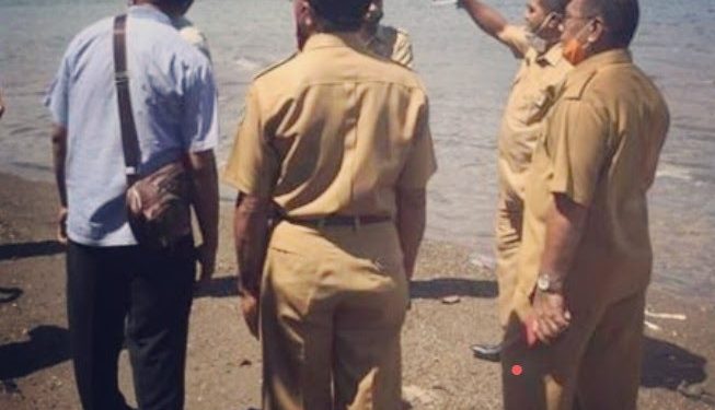 Bupati Anton Hadjon Tinjau Lokasi Pembangunan Talud Penahan Gelombang