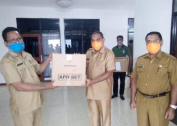 Bupati Anton Hadjon Dapat Paket APD Dari Kemensos RI