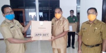 Bupati Anton Hadjon Dapat Paket APD Dari Kemensos RI