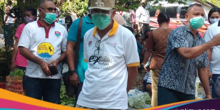 Tinjau Aktivitas Pasar Hadakewa, Bupati Sunur: Wajib Pakai Masker