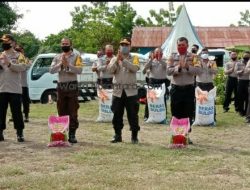 Dampak Covid-19 Kapolres Lembata AKBP Yoce Marten, Salurkan Bantuan Untuk Masyarakat Lembata
