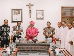 Terima Menko Polhukam dan Mendagri, Uskup Domi : Kita Adalah Saudara!