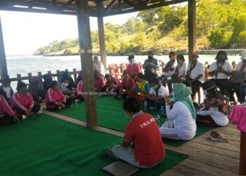 Yuni Damayanti, : Terapkan Pola Hidup Sehat , Jadikan Masker Aksesoris Perempuan