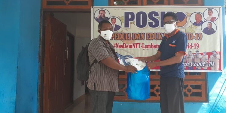 Cegah Covid-19, Julie Sutrisno Bantu 1.000 Masker Untuk Lembata