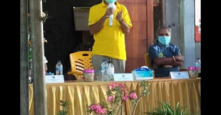 Bagi BLT di Ileape, Bupati Sunur Sampaikan Tambah 2 Orang Reaktif Rapid Test