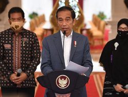 Jokowi Akan Tes Swab, Luhut: Presiden Sehat-sehat Saja