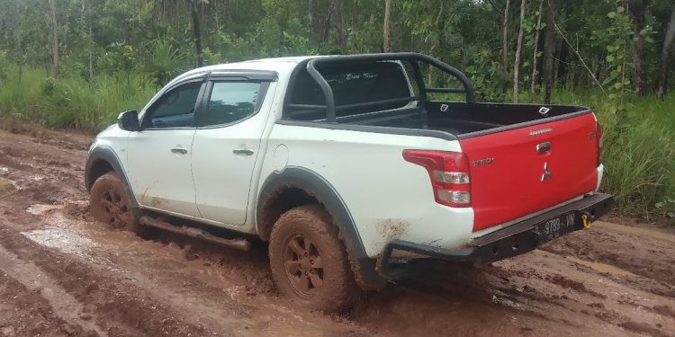 Kadistrik Kurik Janji Kawal Pengaspalan Jalan Menuju Kaliki