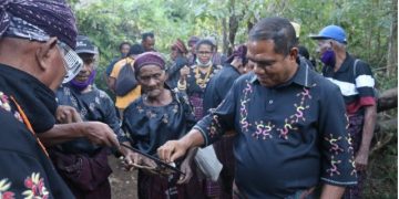 Bupati Anton Hadjon Ramaikan Seremonial Adat Di Lewotala