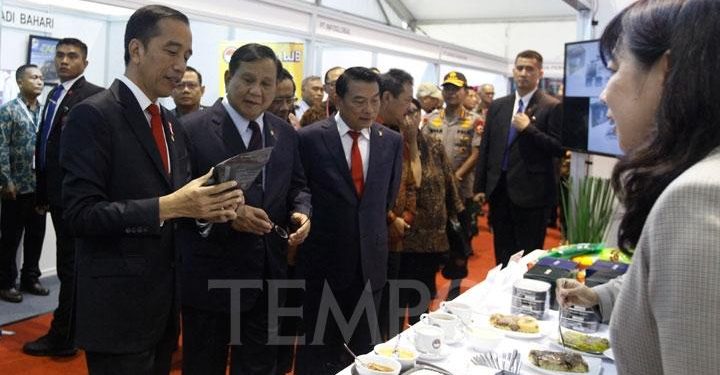 Jokowi Perintahkan Prabowo Beli Alutsista Dalam Negeri