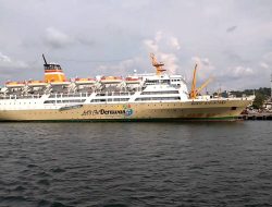 Bukit Siguntang Turunkan Ratusan Penumpang di Larantuka