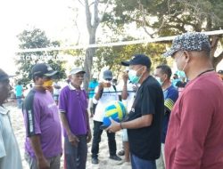 Bupati Sunur : Lapangan Volley Pantai  Mendukung Parwisata Di Desa Watan Raja Mingar