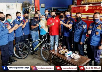 Ngobras Bareng Pemadam Kebakaran Bamsoet: Pemadam Kebakaran Pahlawan Masyarakat Masa Kini