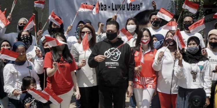 Parade Foto : Bamsoet Sumbang Korban Banjir Bandang Masamba