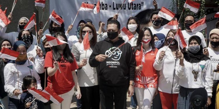 Parade Foto : Bamsoet Sumbang Korban Banjir Bandang Masamba