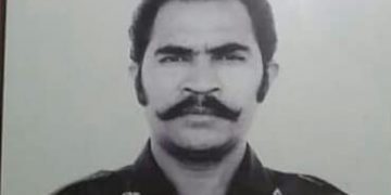 Martin Lagawurin, Pahlawan  : Puor dan Seroja