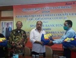 Anggota DPR Melki Mekeng  Bantu Warga Terdampak Covid-19