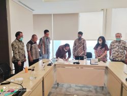 Wagub  Nae Soi Tanda Tangani Pinjaman Daerah Dengan  PT SMI