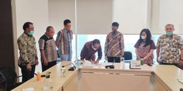 Wagub  Nae Soi Tanda Tangani Pinjaman Daerah Dengan  PT SMI