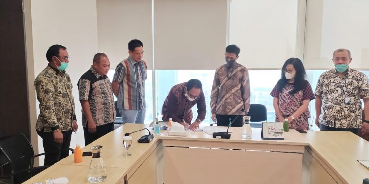 Wagub  Nae Soi Tanda Tangani Pinjaman Daerah Dengan  PT SMI