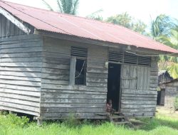 42 Rumah Masyarakat di  Kampung Woner Tak Layak Dihuni