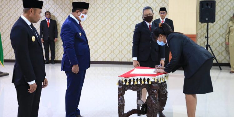 Wagub Nae Soi Lantik 16 Pejabat Eselon II