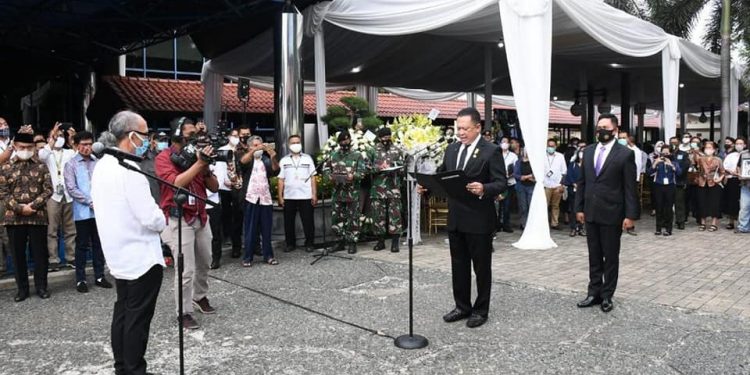 Bamsoet Pimpin Serah Terima Jenazah Jakob Oetama