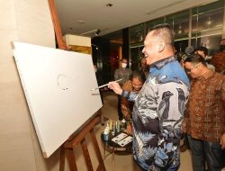 Buka Pameran Lukisan Iwan Suhaya Bamsoet: Hadirkan Keindahan dalam Keberagaman