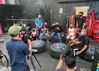 Potret Para Pekerja Bengkel Velg dan Ban di Tengah Pandemi Bamsoet Dorong Bengkel Berinovasi Dalam Layanan Service Kendaraan