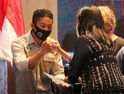 BOPLBF Serahkan Sertifikat Reef Check Bagi 15 Penyelam di Labuan Bajo