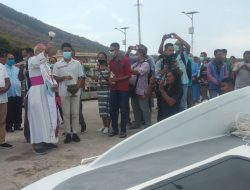 Pengusaha Lembata Sumbang Kapal Cepat Untuk Keuskupan Larantuka