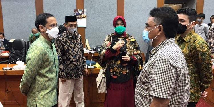 KOMISI X DESAK PEMERINTAH PRIORITASKAN PENGANGKATAN 34.954 GURU PPPK YANG LOLOS SELEKSI 2019