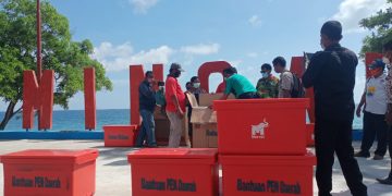 Bupati Lembata Bantu Kelompok Nelayan di Nagawutung