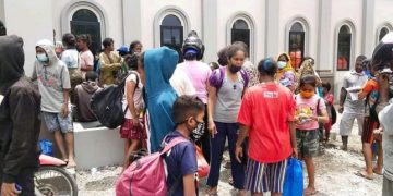 Ribuan Pengungsi Ile Lewotolok Banjiri Lewoleba, 4.628 Tersebar pada 7 Lokasi