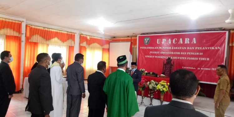 Sekda Flotim Paulus Igo Geroda Lantik 44 Pejabat Administrator dan Pengawas