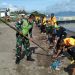 Dandim Letkol Czi Imanda Setyawan Pimpin Apel Gabungan,  TNI-POLRI Bersihkan Pantai  Harnus Lembata