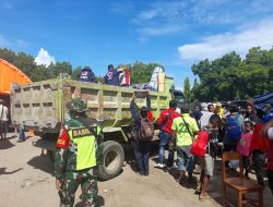 Pemulangan Pengungsi, Dandim  Flotim Perintahkan Personil TNI Ikut Membantu