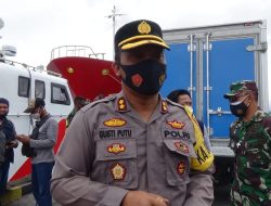 Polres dan Kodim Flotim 1624 Kawal Vaksin Sampai di Pelabuhan Larantuka