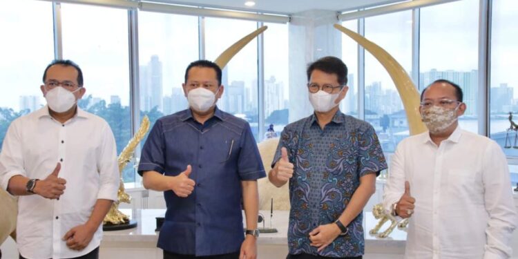 Bertemu Dirut Indofarma, Bamsoet Dorong Perbanyak Fasilitas Swab Drive Thru