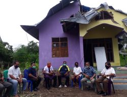 Kopdit Ankara Lembata Bantu Magdalena Wuwur, Korban Rumah Tertimpa Pohon