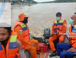 Tim SAR Gabungan  Cari Korban Adytya Tenggelam di Sungai Wae Mese