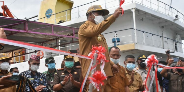 Bupati Mabar, Edistasius Endi Resmikan Kapal Bantuan Kemenhub RI