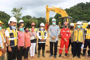 Bupati Mabar Tinjau Pembangunan Instalasi Air Bersih Wae Messe II