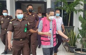 Kejati NTT Tahan Mantan Bupati Manggarai Barat, Gusti Dula